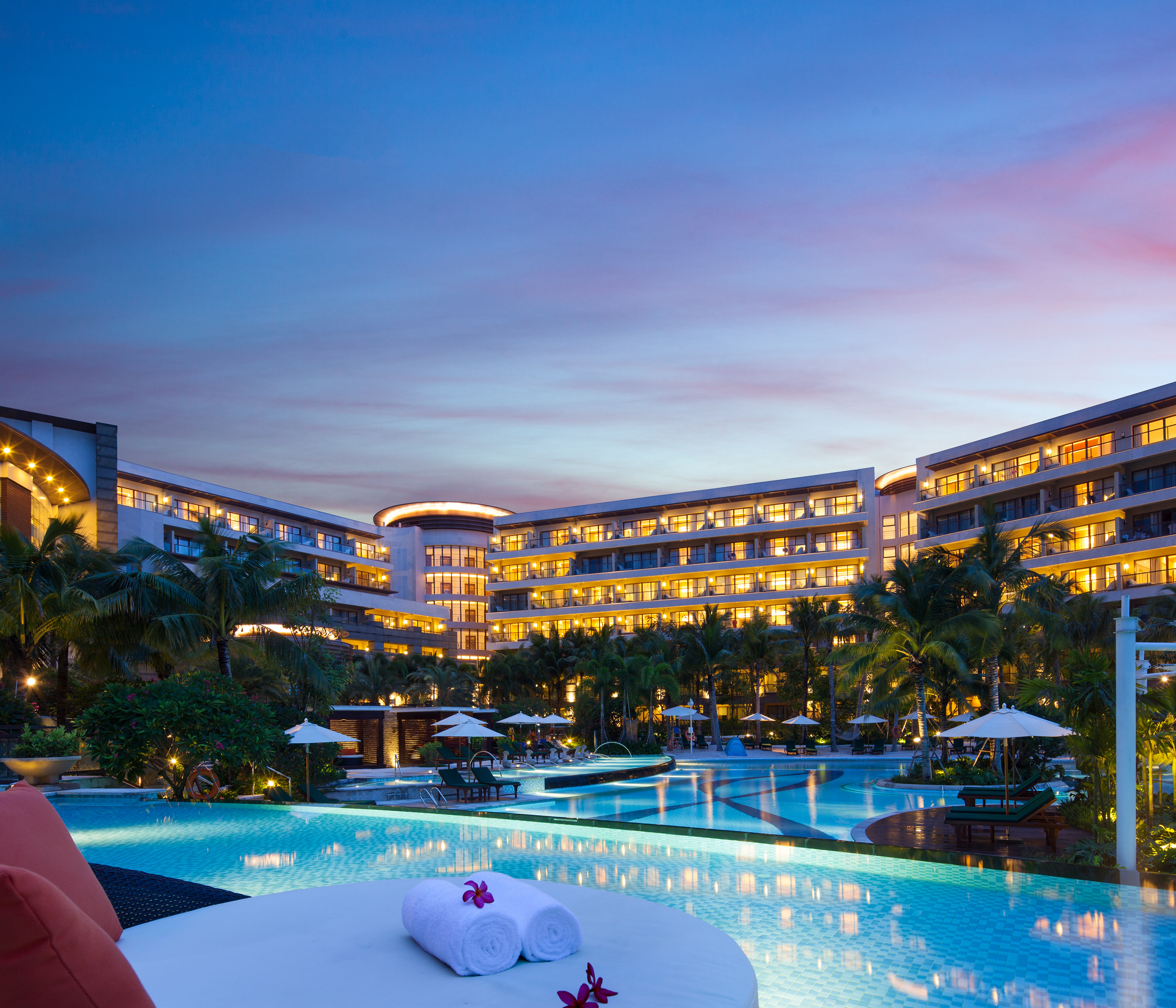 Hilton Thousand Cranes