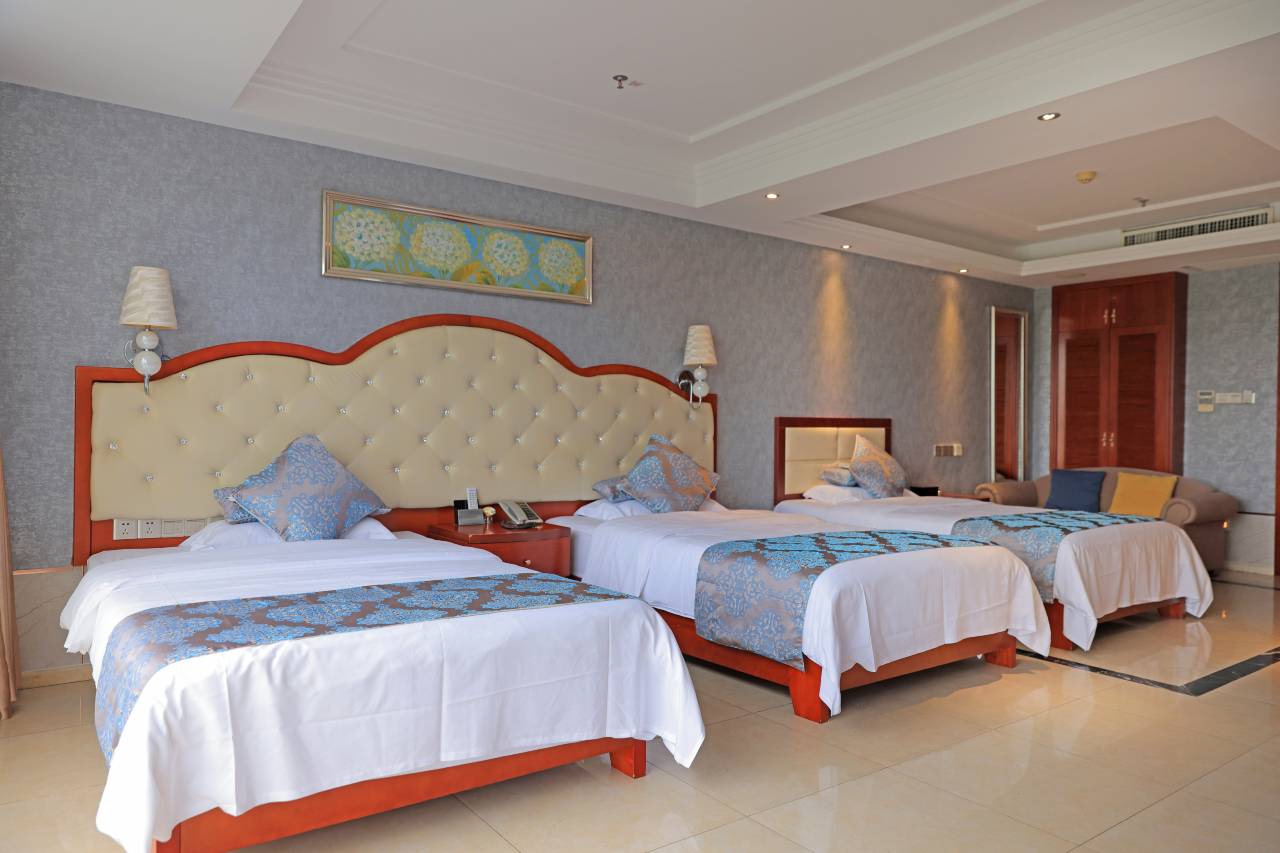 三亚椰景蓝岸大酒店(大东海广场店)图片3