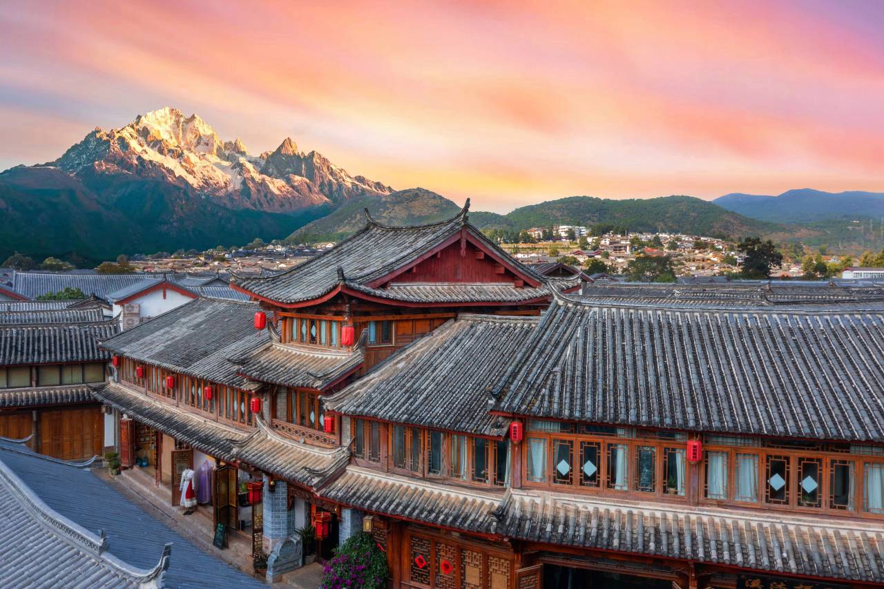 聚和·Holiday丨纳西庭院度假人文美宿(丽江古城木府南门店)图片1