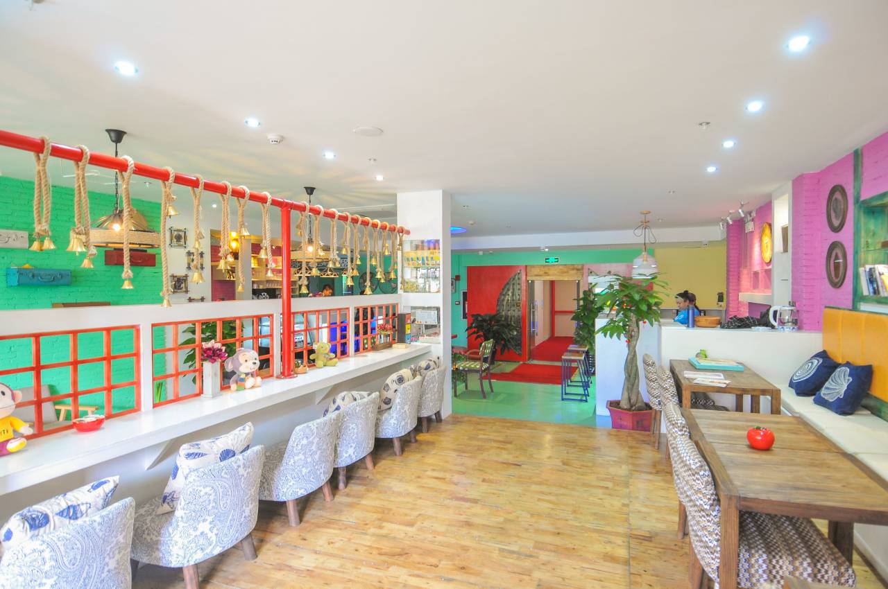 那扇门精品客栈(三亚湾步行街店)图片5